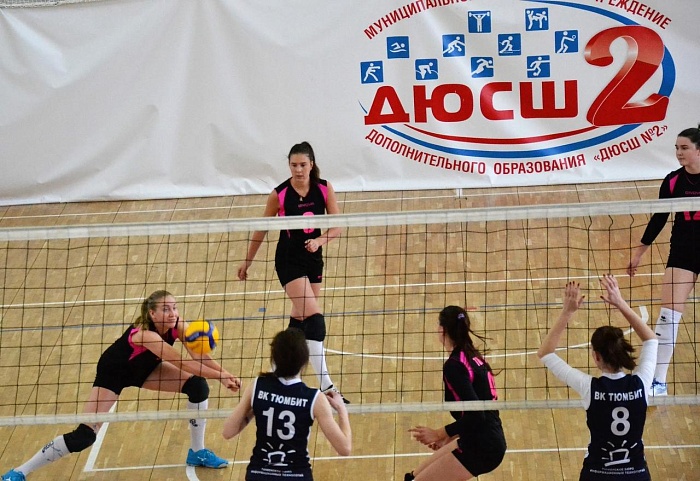 Тоболячки дома добились победы