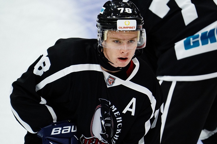 Хоккейный клуб «Тюменский Легион» проиграл в Челябинске