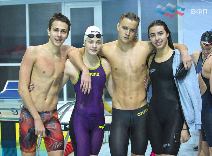 Егор Юрченко - на фото слева