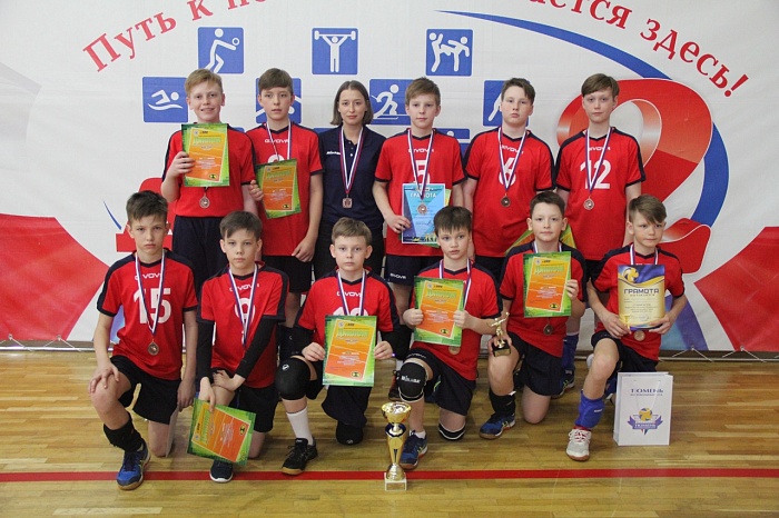 Заводоуковские волейболисты выиграли первенство УрФО!