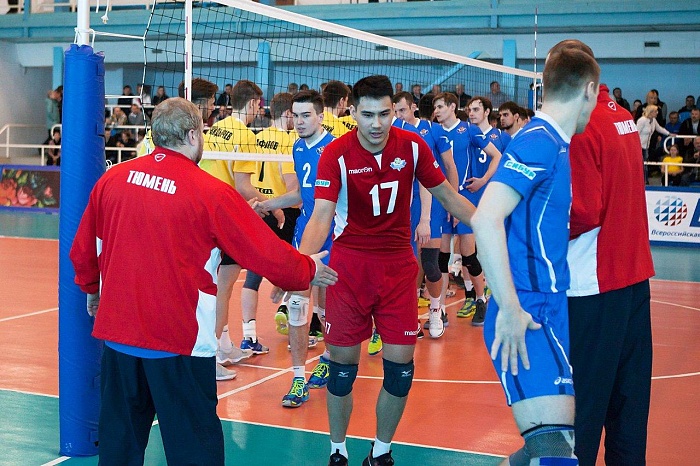 Максимова и Максима разделил один балл