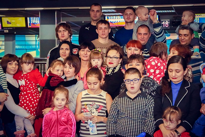 Игроки ХК «Рубин» в гостях у организации «Солнечный луч»