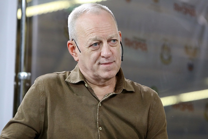 Президент мини-футбольного клуба «Тюмень» Александр Попов: «Фелипе Парадински готов был к нам вернуться, но в команде такой зарплаты, которую он запросил, и близко нет ни у одного игрока»