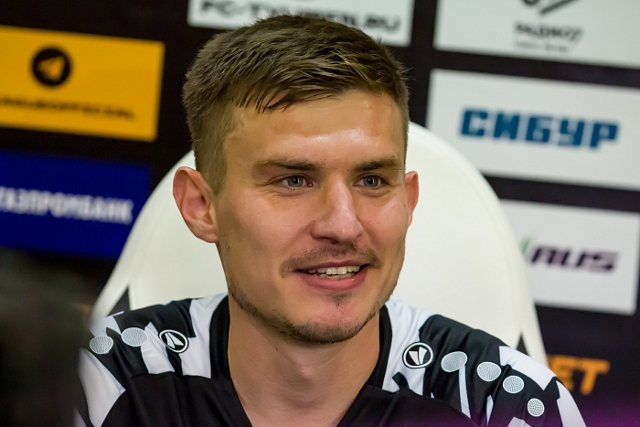 Усталость – это иллюзия, или капитан снова в деле: лидер футбольного клуба «Тюмень» Александр Коротаев вместе с партнёрами добывает трудовую победу над «Черноморцем»