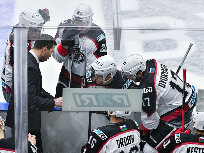 Главный тренер тюменского хоккейного клуба «Рубин» Денис Ячменёв: «Просели в реализации моментов»