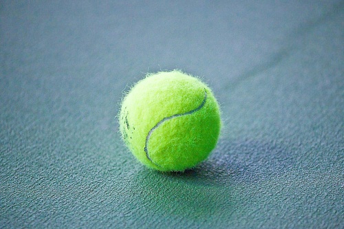 Сибиряк уступил в трех сетах