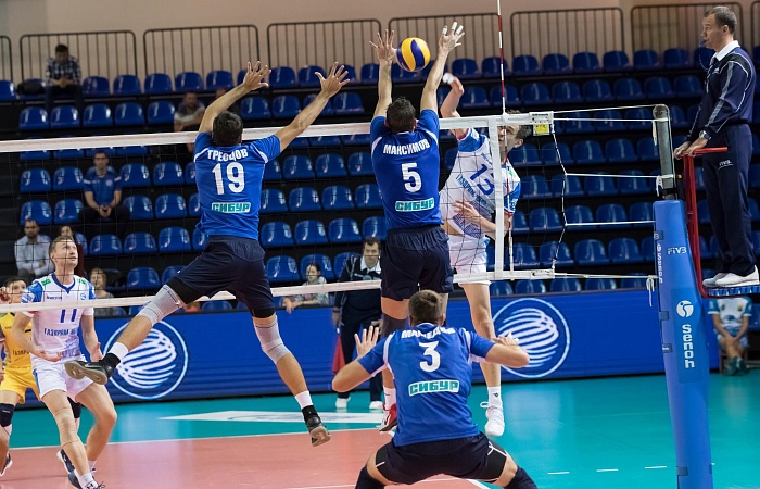 В равной борьбе проиграли «Самотлору»