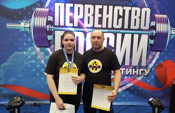 Тюменские силачи выиграли три медали на первенстве России по пауэрлифтингу