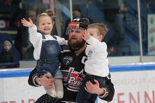 В плей-офф сыграли лишь два экс-тюменских защитника