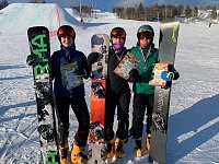 Сноубордисты оформили золотой дубль в Миассе