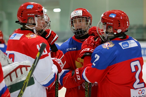 Югорский игрок тренируется в сборной