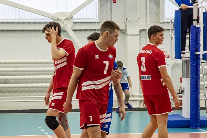 Проиграли в Ижевске дальневосточникам