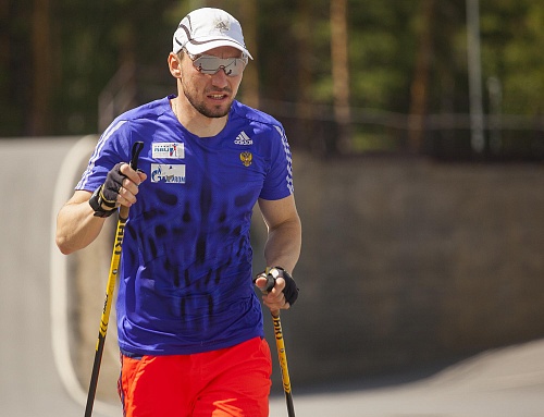 Логинов рассматривает вариант провести в августе сбор в Сочи