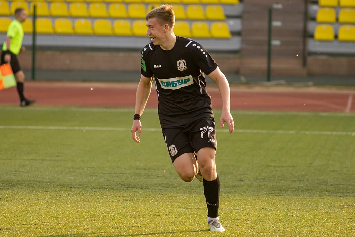 Форвард футбольного клуба «Тюмень» Илья Порохов: «Наконец-то дождались медалей с кубком»