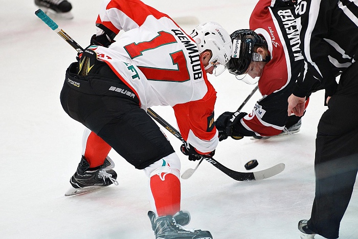 «Нефтяник» сложил чемпионские полномочия