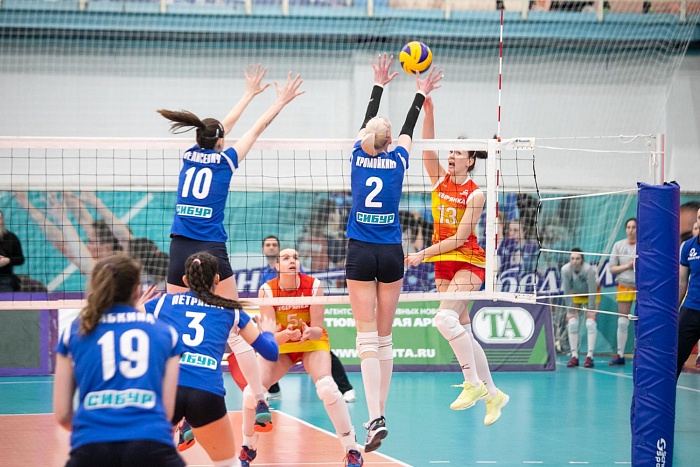 Фото Александра ЗЫРЯНОВА