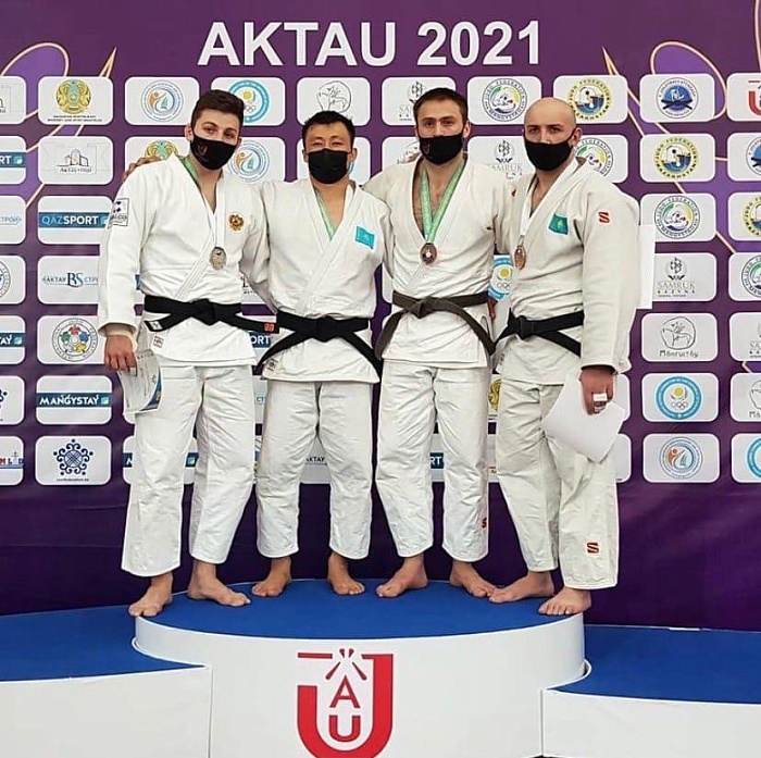 Выиграли награды на татами Актау