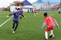 В Казанском лидируют юные исетские футболисты, а хозяева одержали первую победу