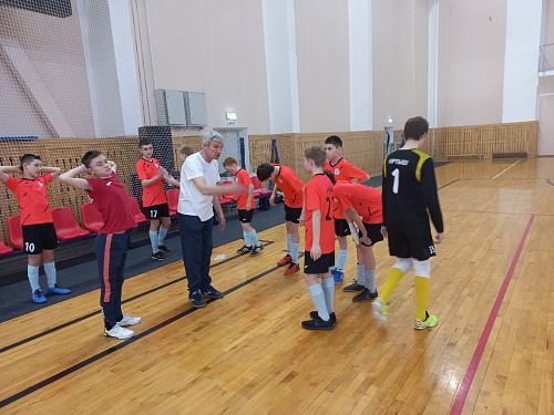 В Ишиме уверенно вышли в полуфинал «Иртыш» из Тобольска и местный «Юниор»