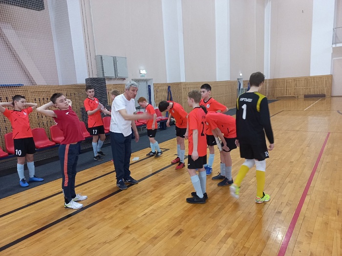 В Ишиме уверенно вышли в полуфинал «Иртыш» из Тобольска и местный «Юниор»