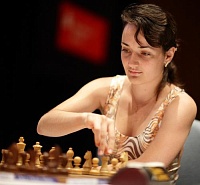 Екатерина Лагно выиграла партию у китаянки