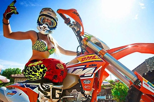 Тюменские девушки сильны в мотокроссе