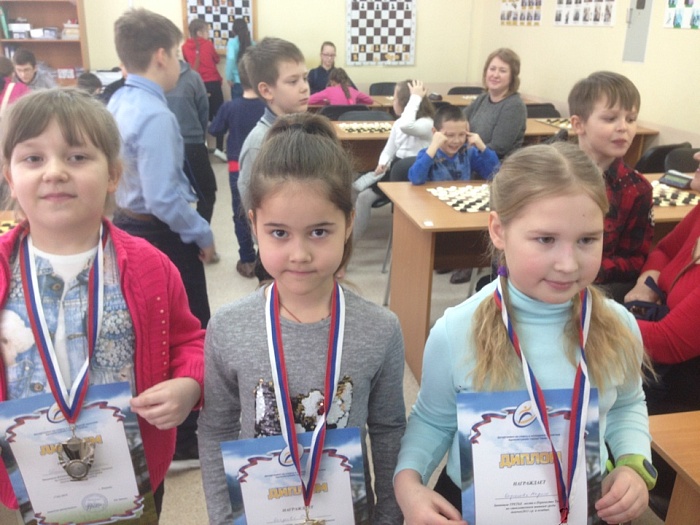 Любители шашек провели первенство