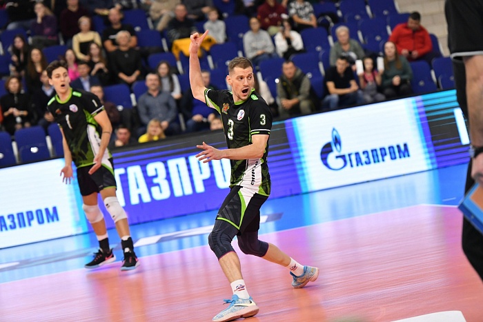 Тюменцы встретились друг против друга в матче волейбольной Суперлиги