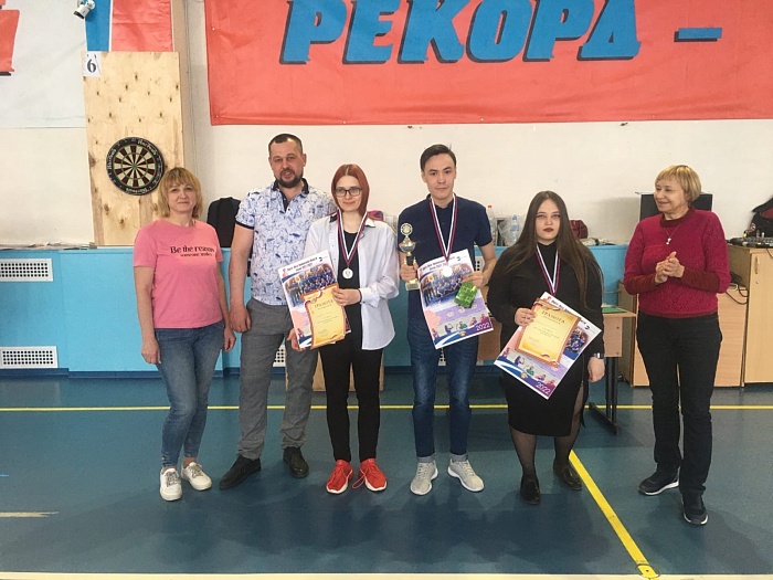 Участник чемпионата мира выиграл тюменскую «Дартс Лигу»