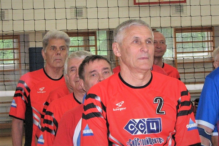Тюменские ветераны волейбола стали вторыми на турнире в Екатеринбурге