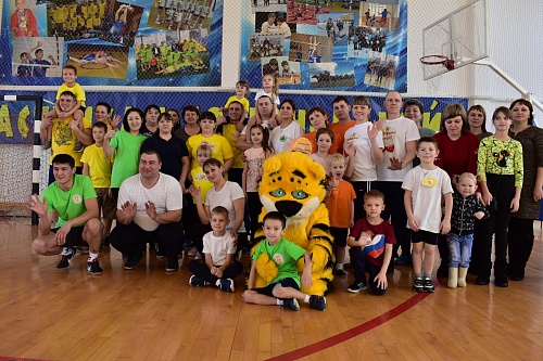 Родители помогали малышам выигрывать медали