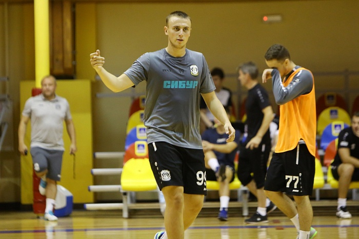 Нападающий МФК «Тюмень-дубль» Никита Козлов: «Мне, как нападающему, не очень хочется бегать назад, но если не отрабатывать в обороне, то вообще нигде не заиграешь»