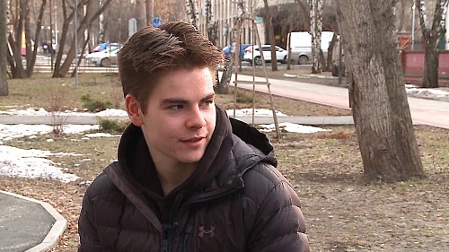 Серебряный призёр юниорского чемпионата мира, хоккеист Никита Седов приехал в Тюмень из Канады