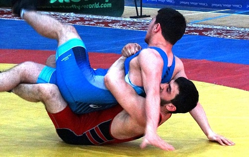 На коврах доминировали хозяева