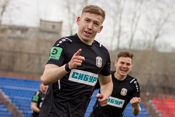 Нападающий футбольного клуба «Тюмень» Илья Порохов: «Болельщики «Звезды» тоже были рады нашей победе»