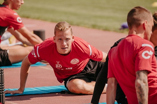 Воспитанник тюменского футбола Вячеслав Бардыбахин дебютировал в РПЛ в матче против «Факела»