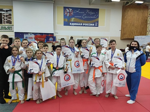 Выиграли трофеи и в личной, и в командной борьбе