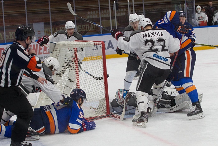 «Рубин» уступил в питерском бою…