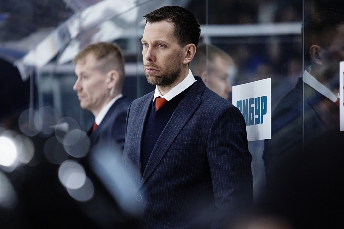 Главный тренер хоккейного клуба «Рубин» Денис Ячменёв: «На вторую пропущенную шайбу команда среагировала правильно»