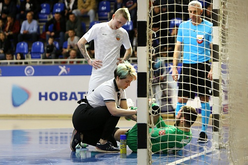 Спортивный врач мини-футбольного клуба «Кристалл» Екатерина Брынцева: «Я сторонник советской медицины, а она направлена на профилактику травм»