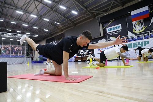 Тренер футзального клуба «Тюмень» Максим Копылов: «МФК КПРФ даже на фоне «Ухты», одной из самых быстрых команд в чемпионате, выглядел мобильно и агрессивно»