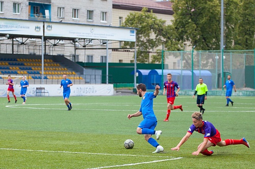 «Прибой» одержал победу над ТДСК и догнал банкиров в открытом чемпионате Тюмени по футболу