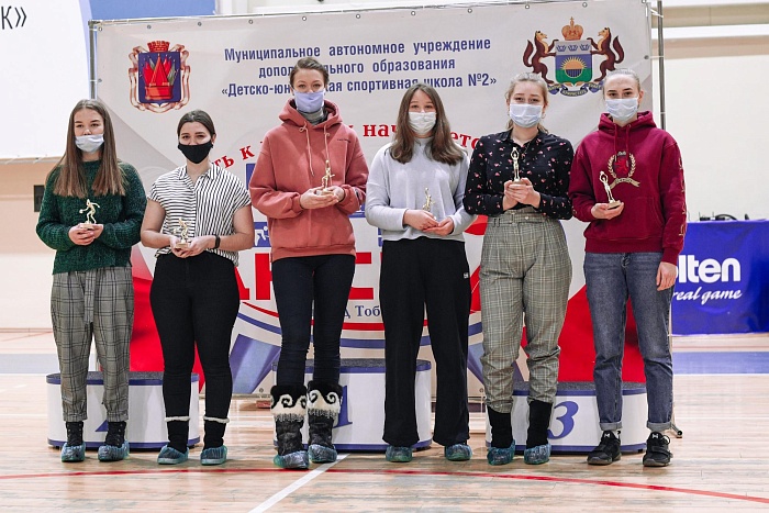 В Тобольске оценили игру форвардов, защитников и центровых