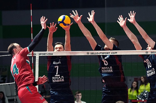 В Новом Уренгое лидера только притормозили