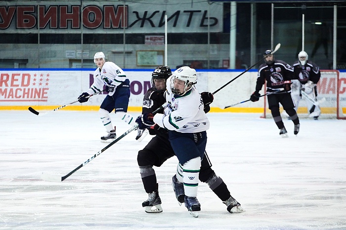 «Мамонты Югры» остановили челябинцев