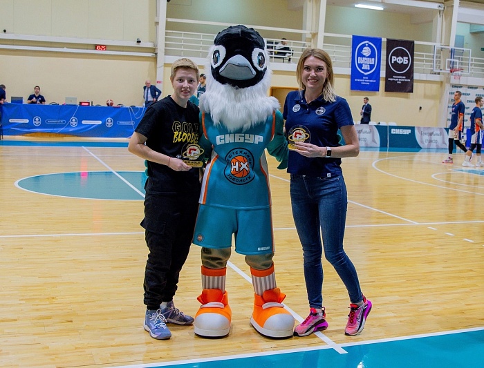 Баскетбольный клуб «Нефтехимик» из Тобольска вновь огорчил «Чебоксарских ястребов»