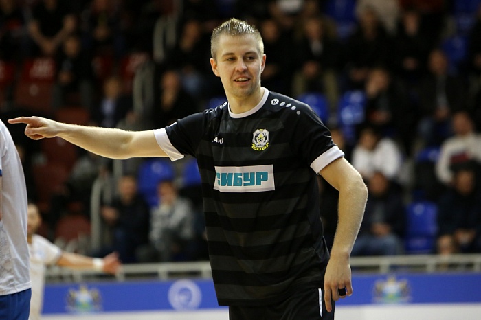 Защитник мини-футбольного клуба «Тюмень» Андрей Соколов: «Наши ребята, кто отвечал за нейтрализацию бразильского трио «Ухты», хорошо сделали свою работу»