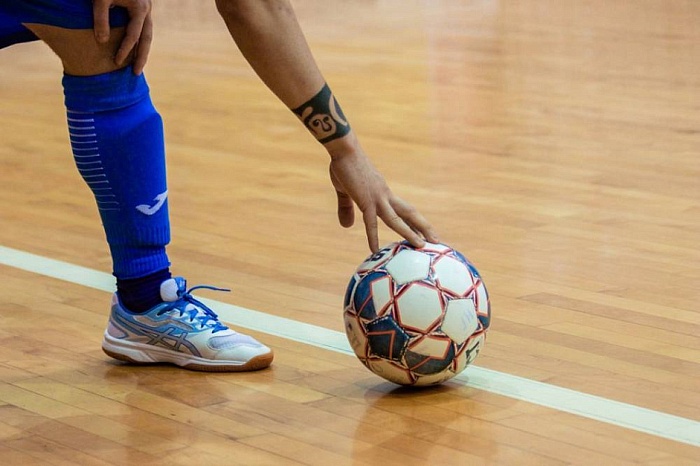 «Баня народная» вышла в стадию плей-офф Новогоднего турнира по мини-футболу