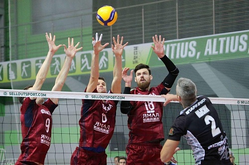 В Новом Уренгое точно остаются семь игроков