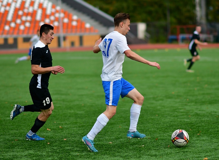 Впереди идут «Челябинск-М» и «Металлург» из Аши, а футболисты «Тюмени-2» держатся пятыми